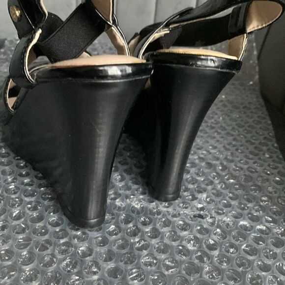 Dana Buckman Size 6 Black Patent Leather Slingback wedge sandals - Picture 7 of 10